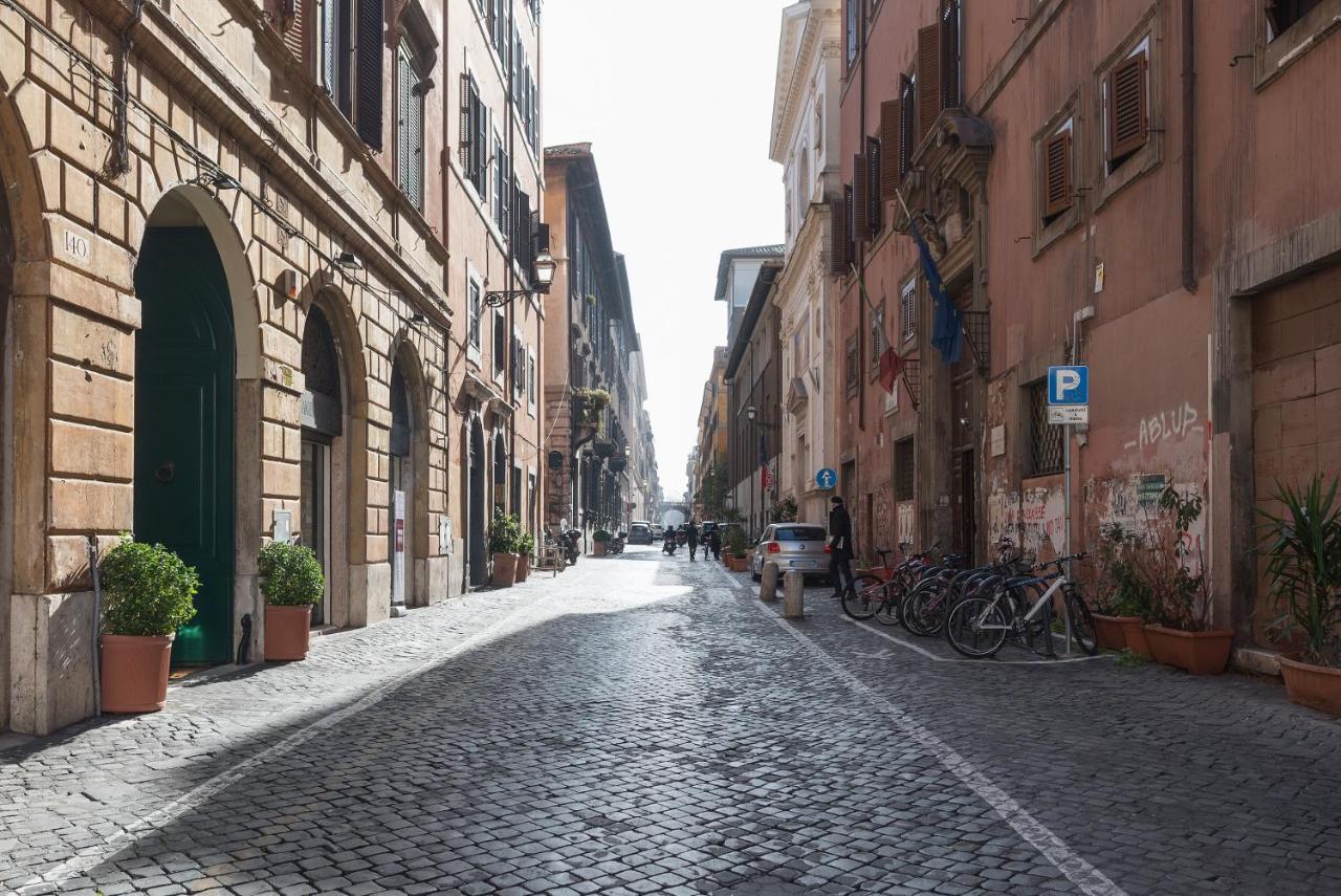 Appartement Three Bedrooms In World-famous Via Giulia - Fromhometorome