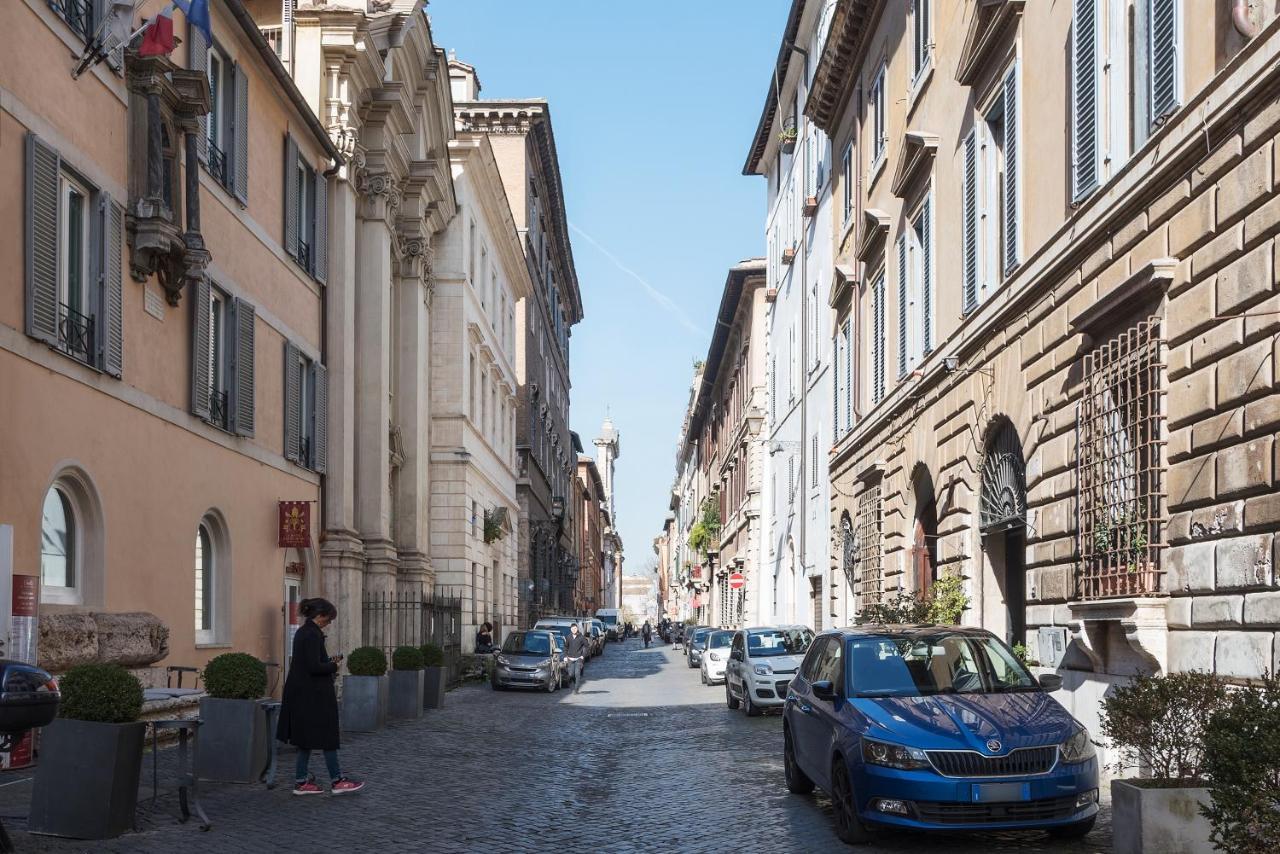 Appartement Three Bedrooms In World-famous Via Giulia - Fromhometorome