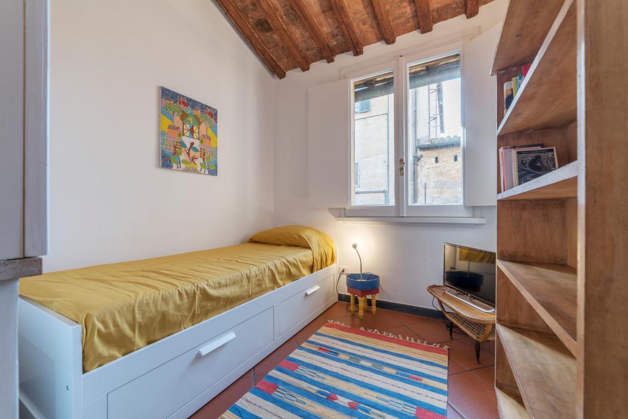 Appartement Three Bedrooms In World-famous Via Giulia - Fromhometorome