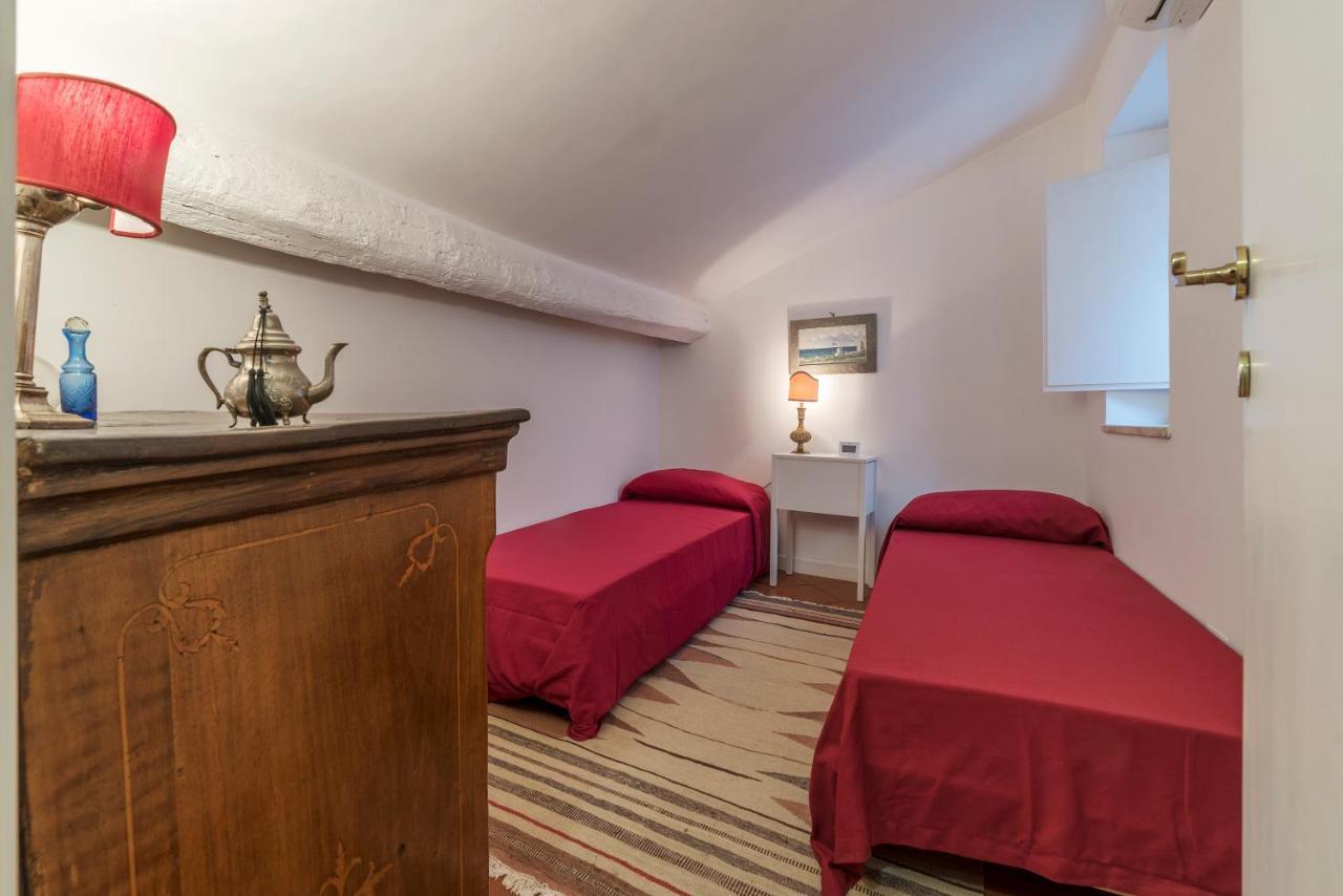 Three Bedrooms In World-famous Via Giulia - Fromhometorome * Rome