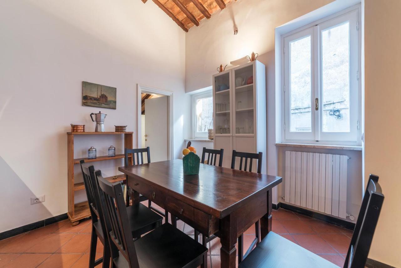 Three Bedrooms In World-famous Via Giulia - Fromhometorome Rome